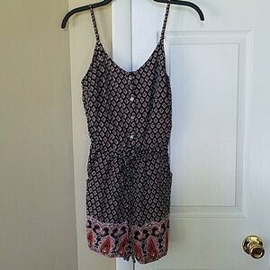 Really cute summer romper, size Small